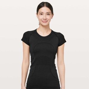 Lululemon Swiftly Tech Short Sleeve Crew in Black, Size 12